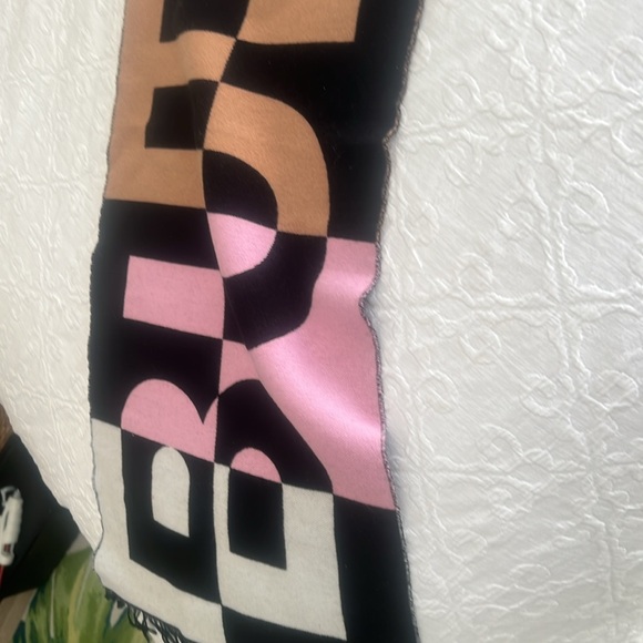 Burberry color block wool scarf - Picture 3 of 6